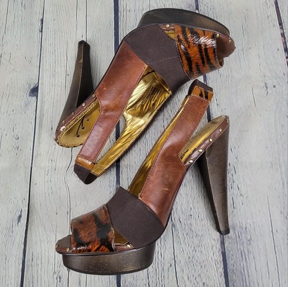 NAUGHTY MONKEY | leather platform tiger animal print high heels - Picture 3 of 10